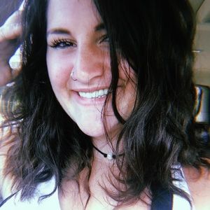 Meet your Posher, Abi